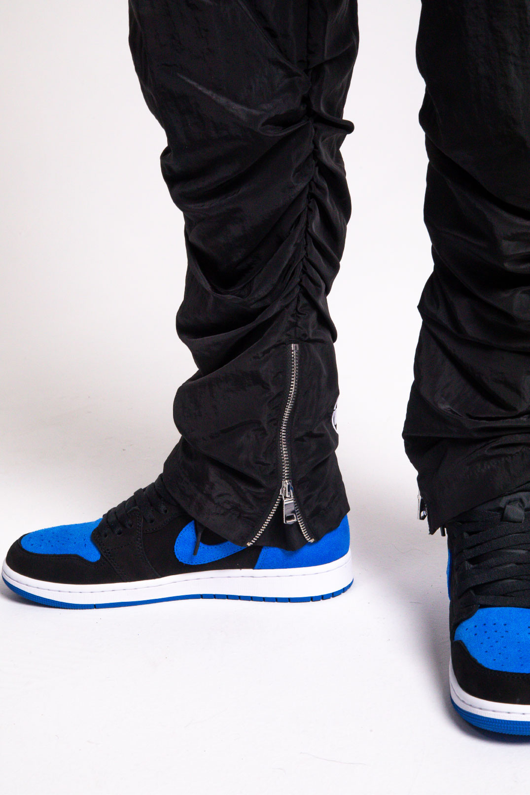 Theta-taperd-cargo-trouser-black3