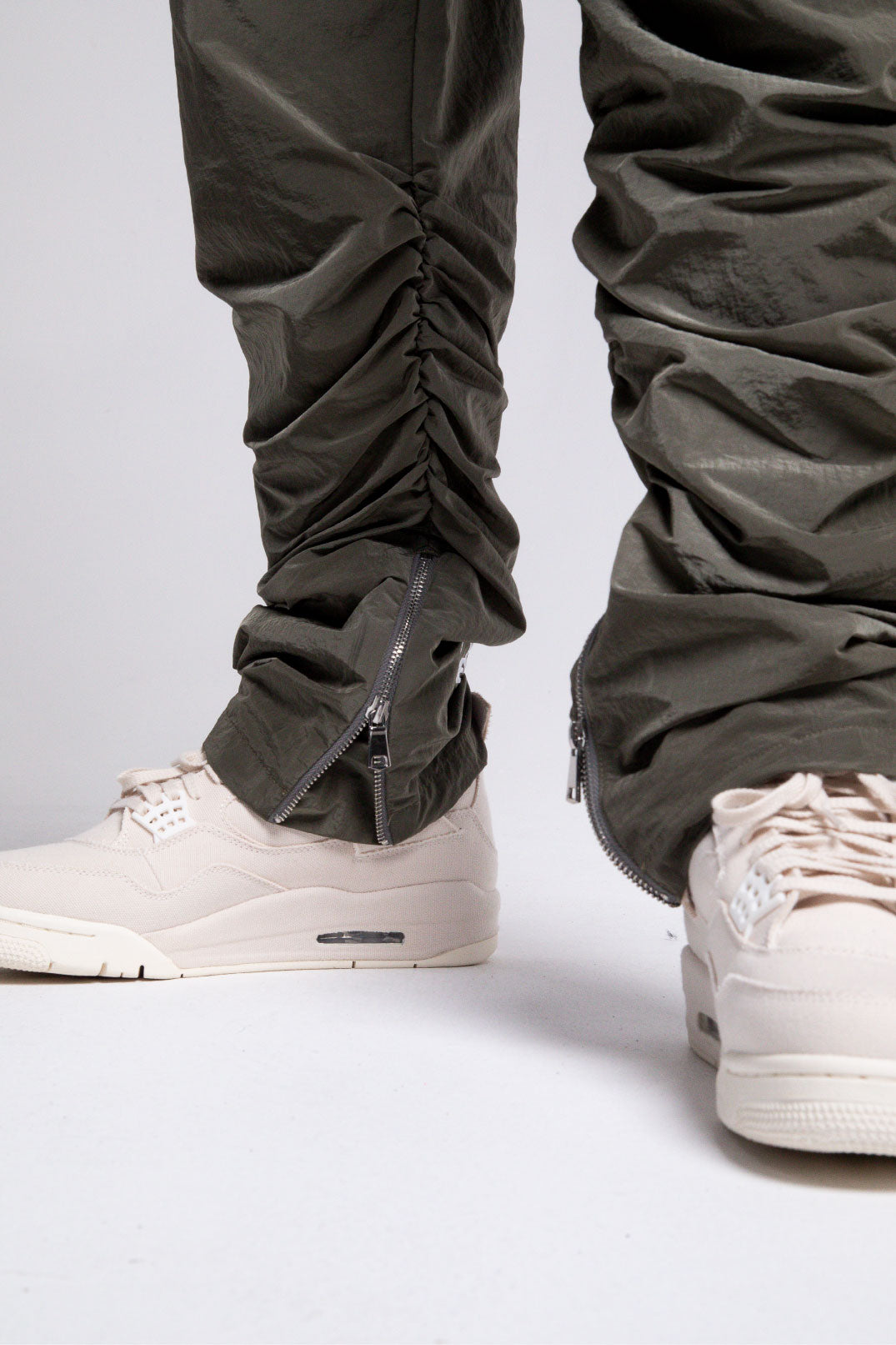 Theta-taperd-cargo-trouser-khaki-green1