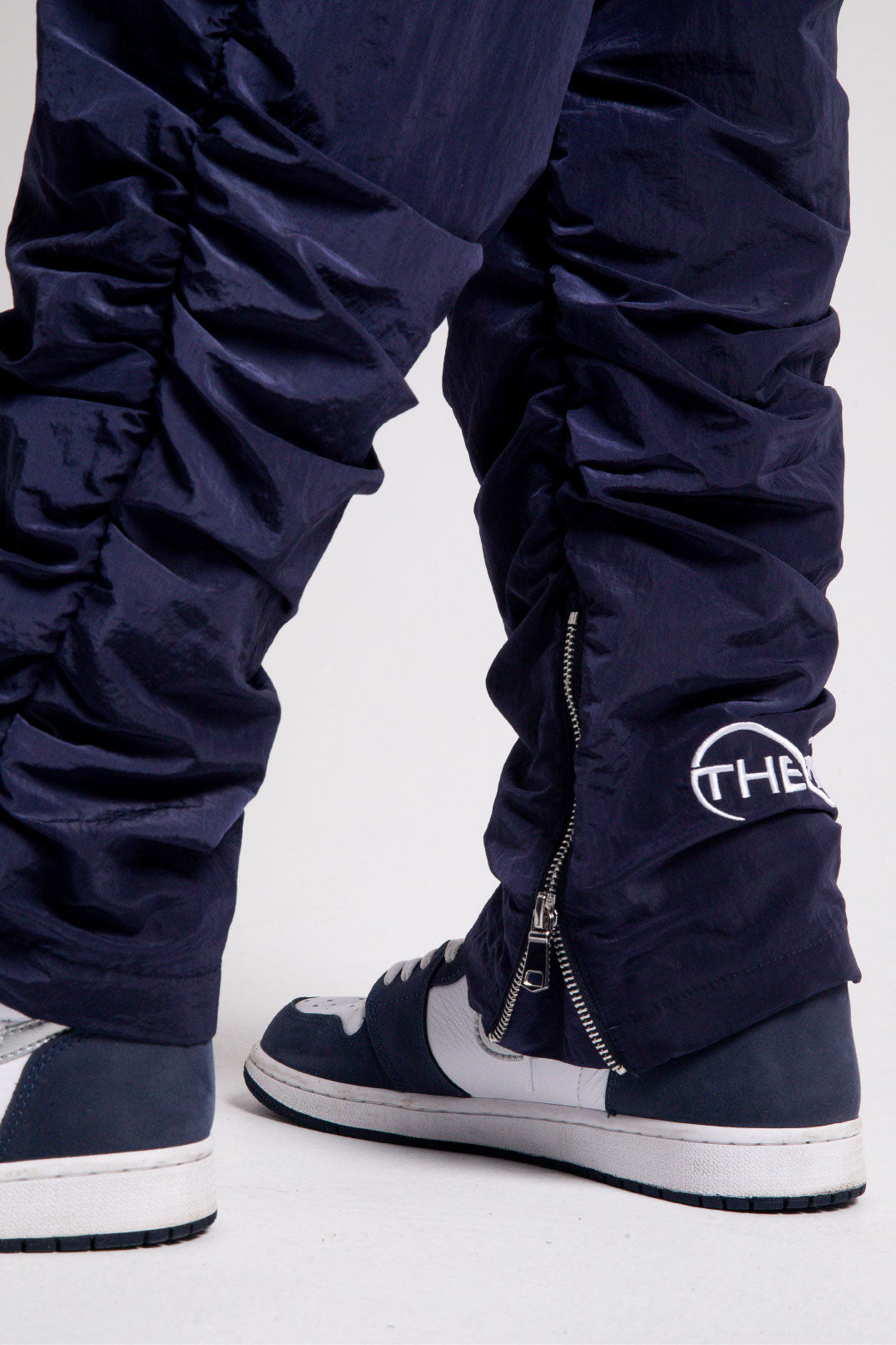 Theta-taperd-cargo-trouser-navy2