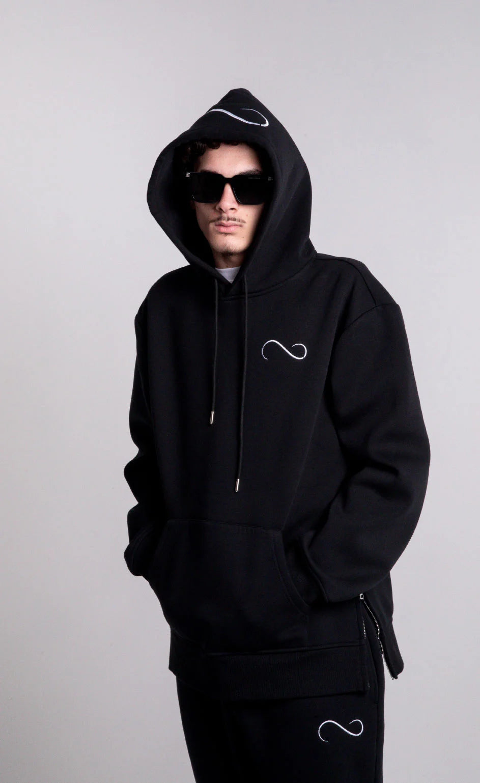 theta-embroidered-heavyweight-tracksuit-black-8