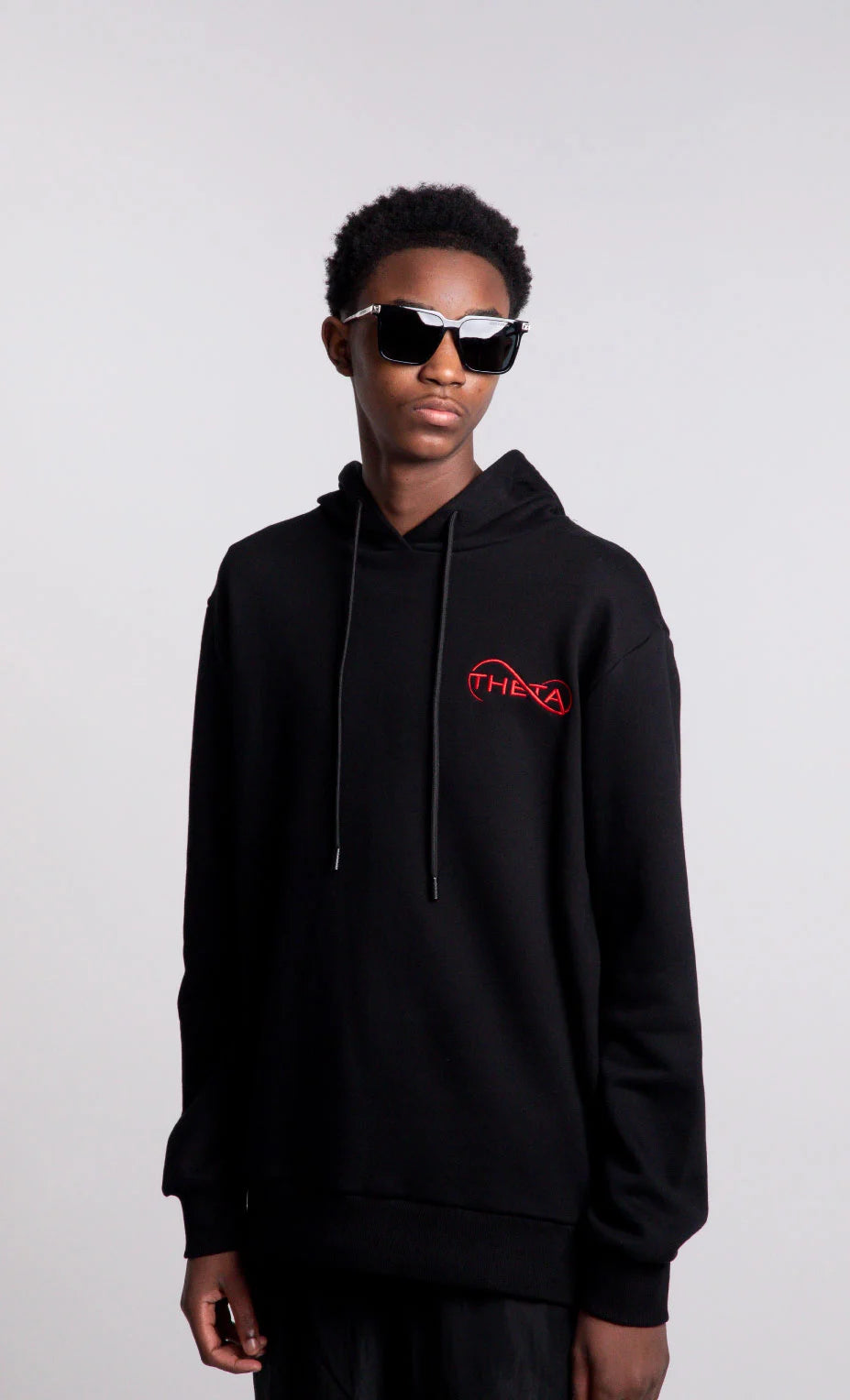 theta-embroidered-hoodie-black11